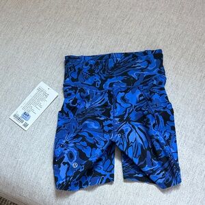 Lululemon Black and Blue Patterned Fast & Free shorts 6”